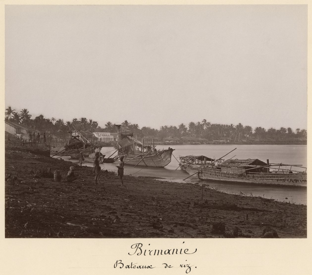 Barcos transportando arroz en el río Thanlwin, distrito de Mupun, Moulmein, Birmania, finales del siglo XIX de Philip Adolphe Klier