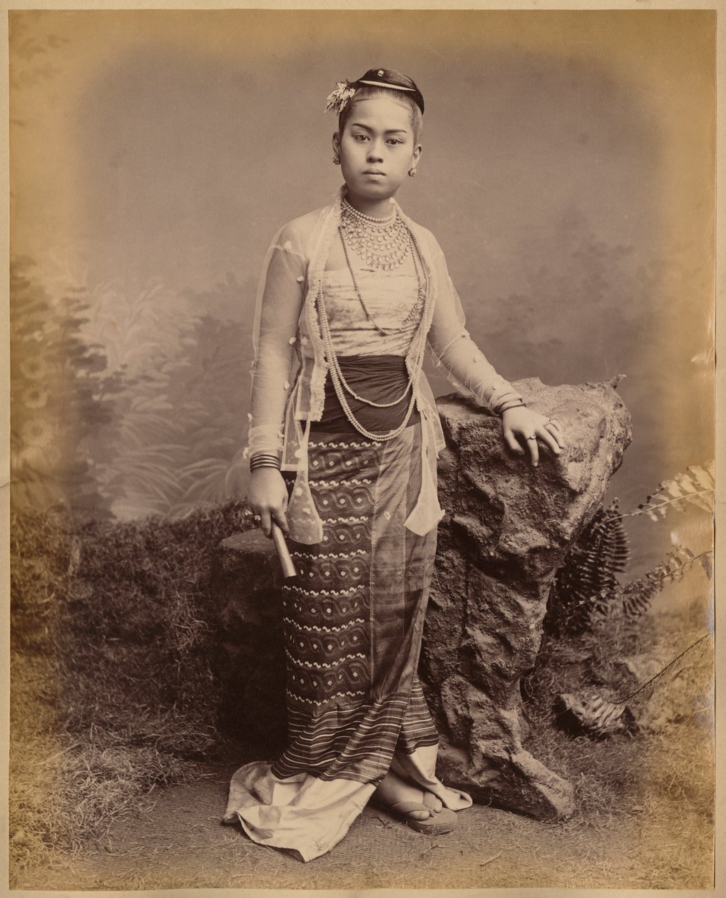 Joven birmana, c.1875 de Philip Adolphe Klier