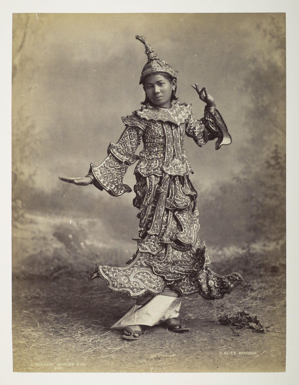 Bailarina birmana, Vistas de Birmania de Philip Adolphe Klier