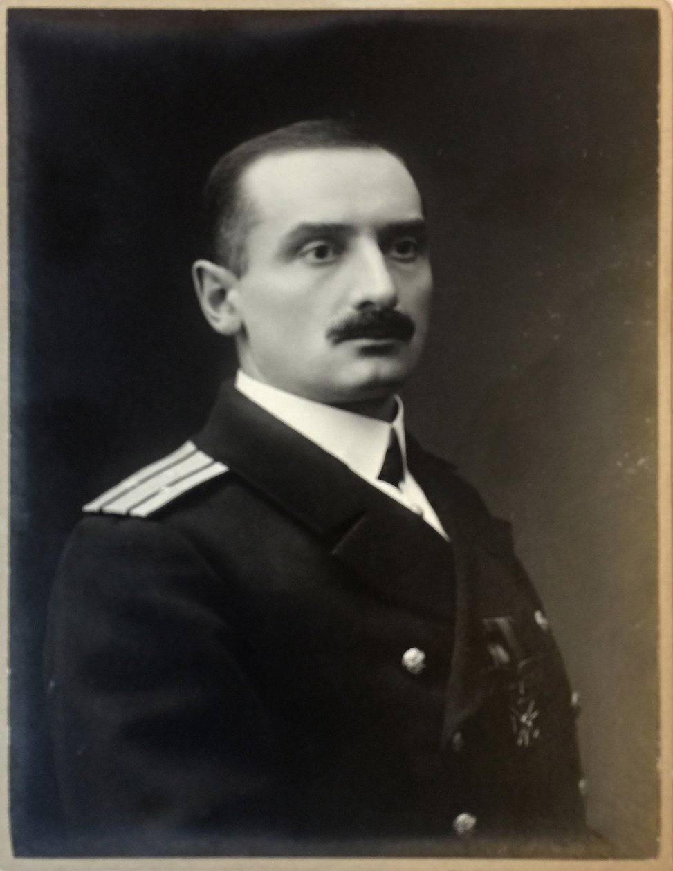 Retrato de Alexander Kolchak 1874-1920, 1909 de Photo studio H. Rentz and F.