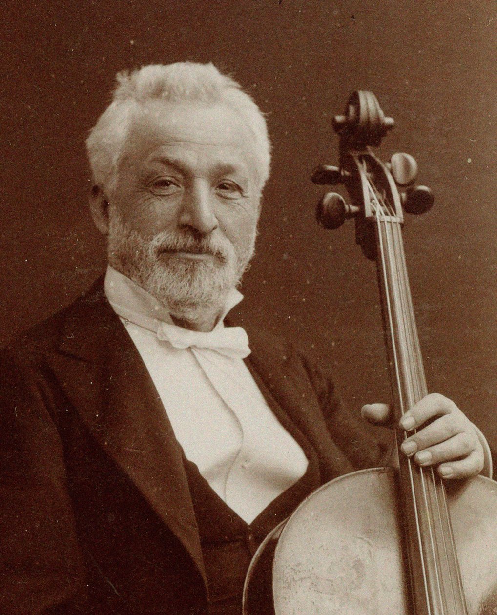 Retrato del compositor y violonchelista Gaetano Braga 1829-1907, c. 1875 de Photo studio Nadar.