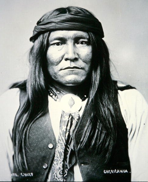 Chato, jefe de la tribu Chiricahua de Photographer American