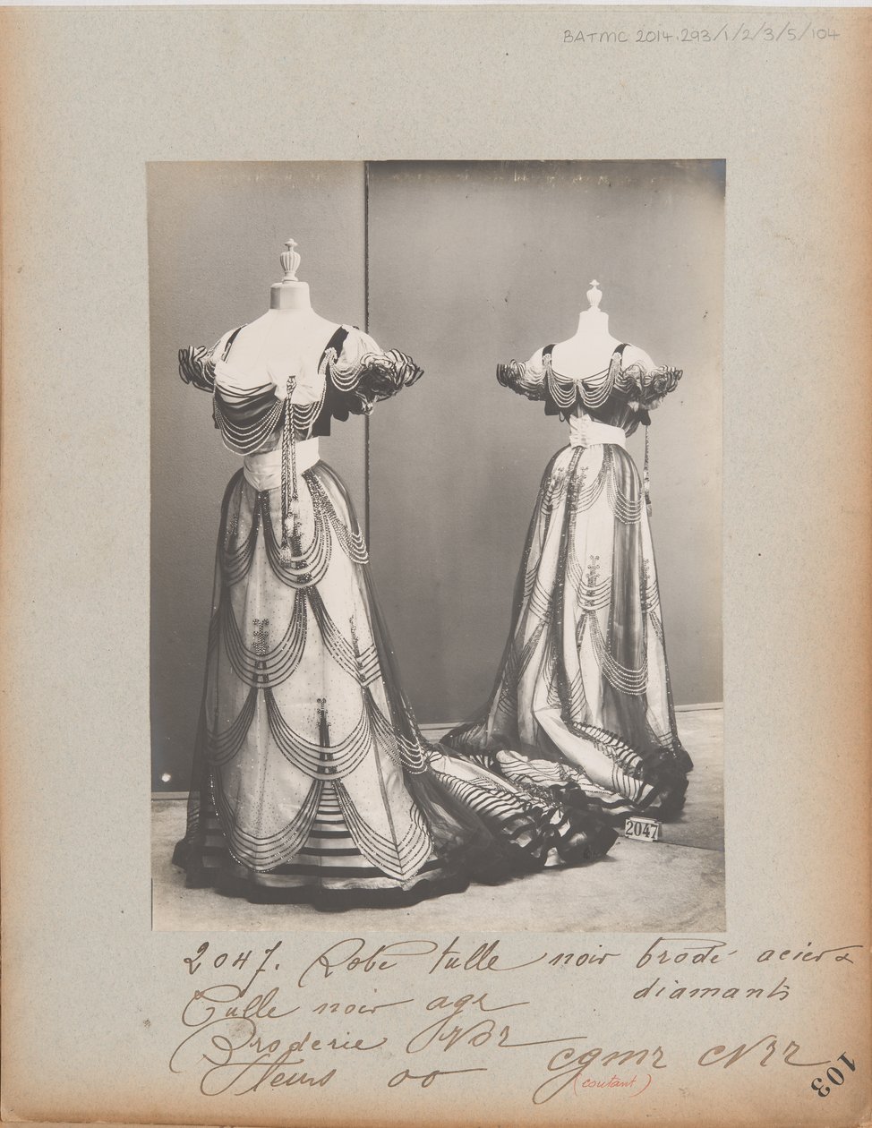 Página de álbum: Casa de Worth, vestido de baile de Photographer French