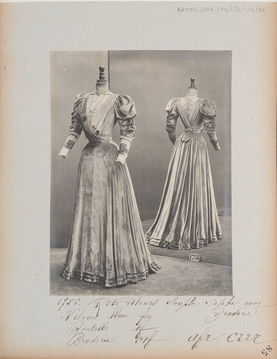 Página de álbum: Casa de Worth, Vestido de Photographer French