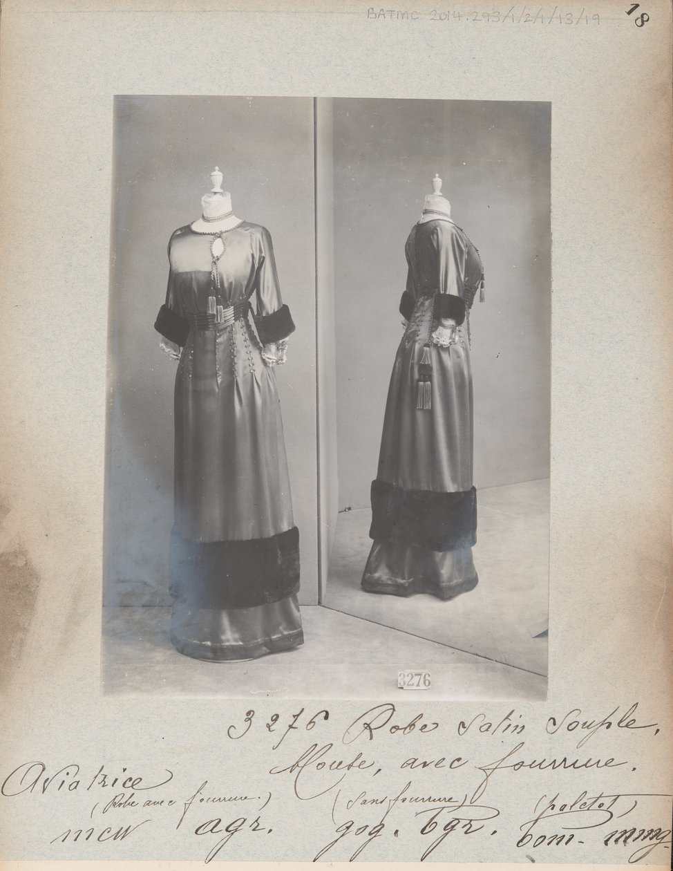 Página del Álbum: Casa de Worth, Vestido de Photographer French