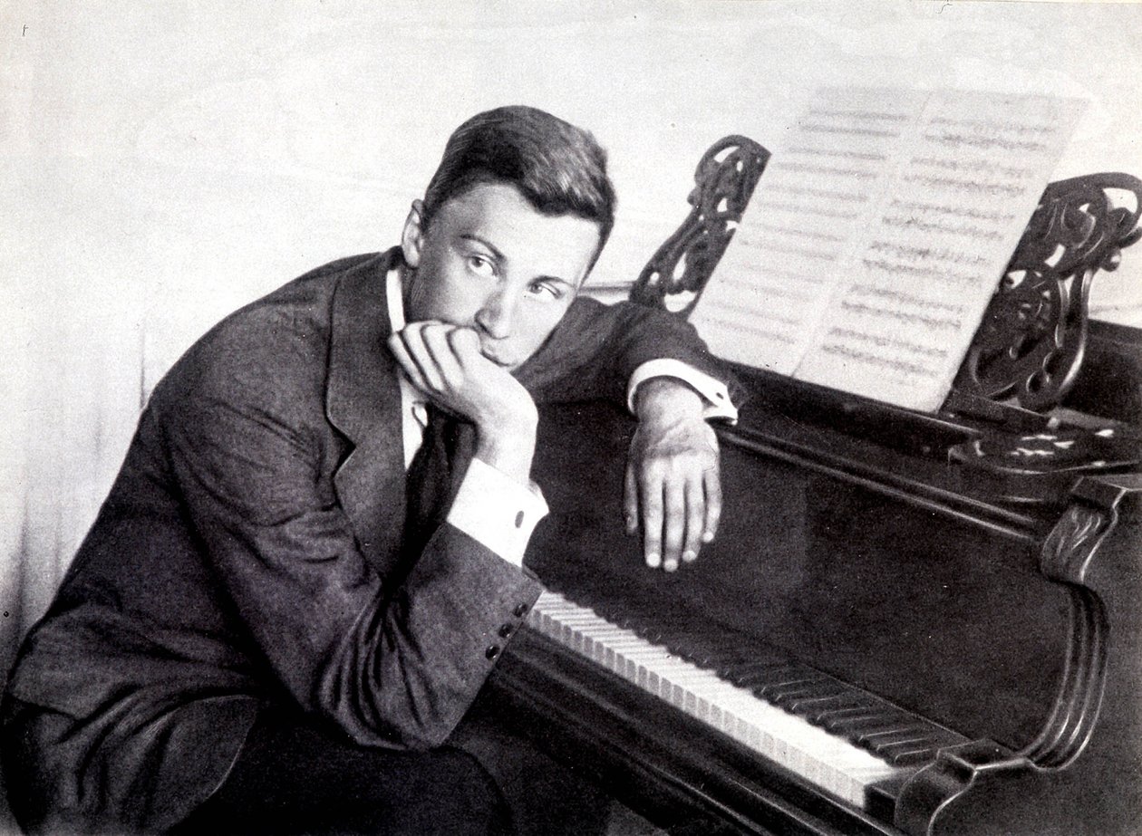 Sergei Prokofiev y su piano de Photographer French