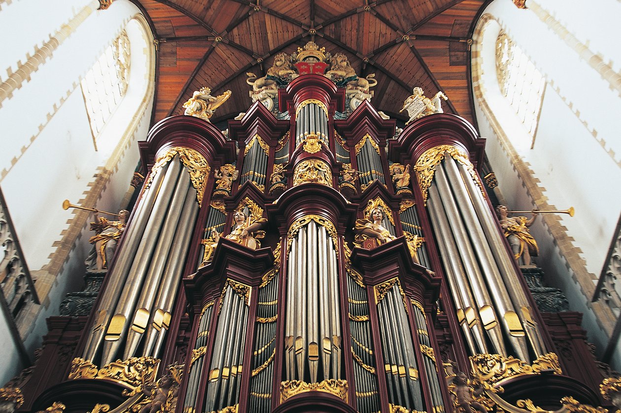 El órgano en la iglesia de St-Bavokerk o Grote Kerk, construido por Christian Muller, Haarlem, Países Bajos de Blaise Nicolas Le Sueur