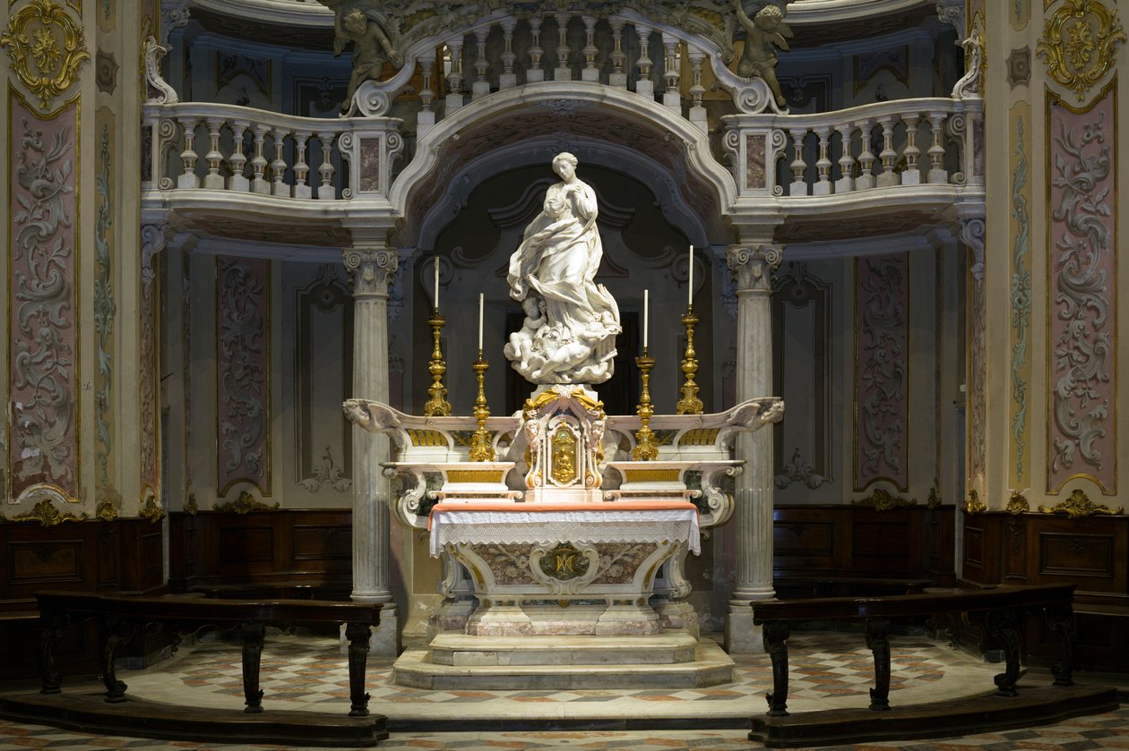 La Inmaculada Concepción, Santa María Inmaculada colocada en el altar de la capilla escenográfica 1669-70 (mármol) de Pierre Puget