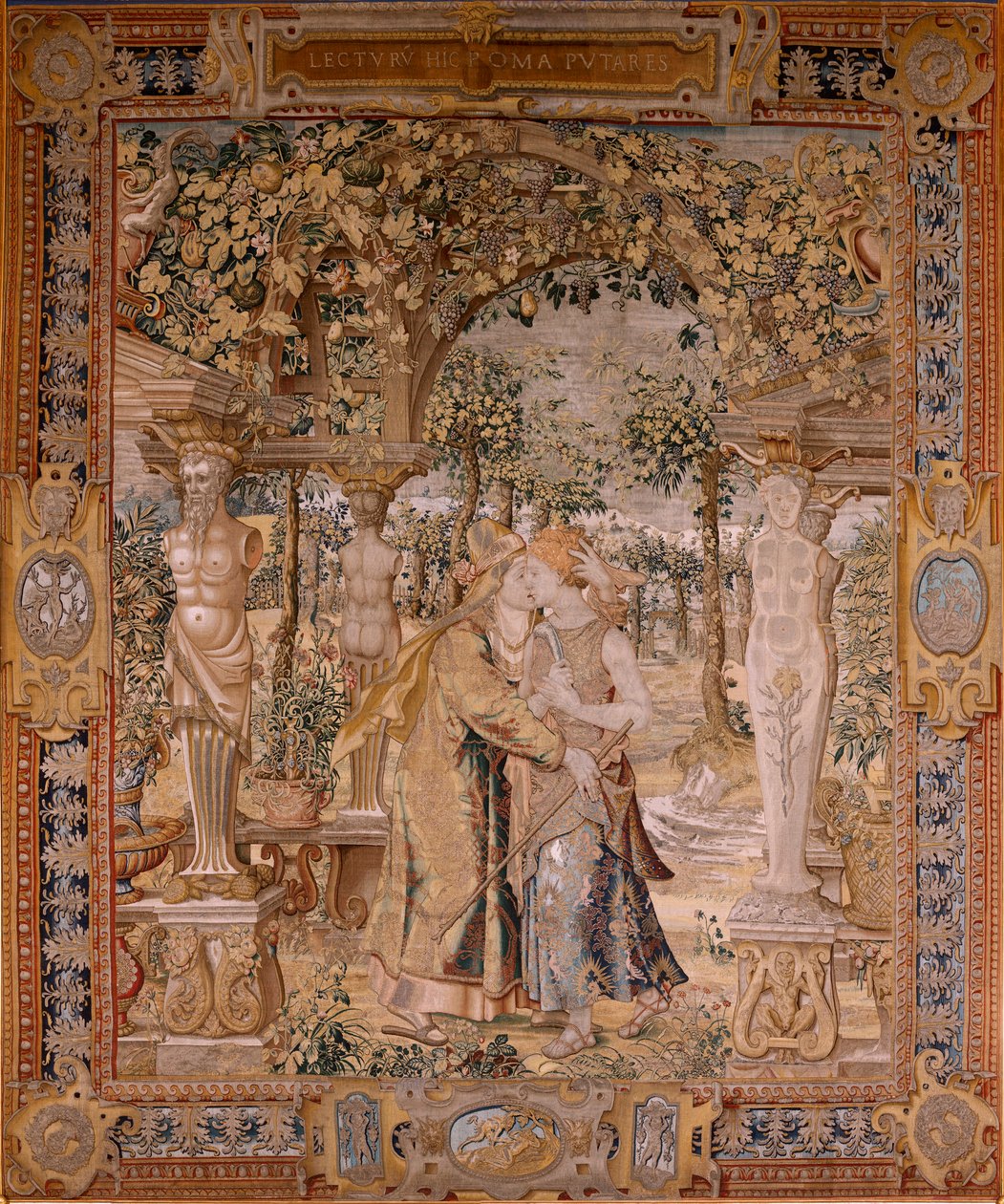 Tapiz flamenco. Serie Vertumnus y Pomona. Vertumnus besa a Pomona. Séptimo tapiz de la serie. Círculo Modelo de Pieter Coecke van Aelst. Fabricación Wilhelm Pannemaker, Bruselas. Ca 1545-1550. Tela Oro, plata, seda y lana. Tamaño 430 x 365 cm. de Pieter (circle of) Coecke van Aelst