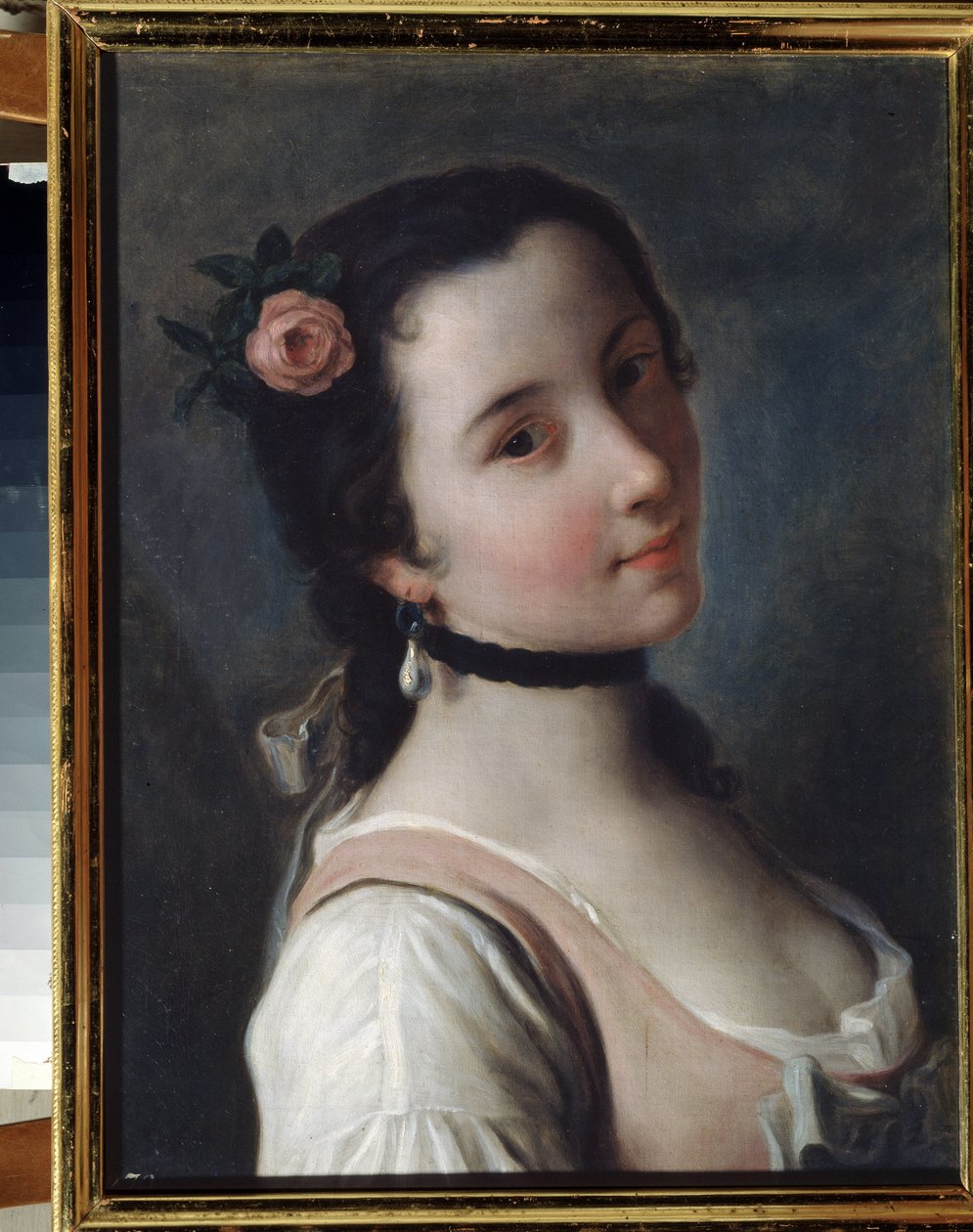 Una niña con una rosa de Pietro Antonio Rotari