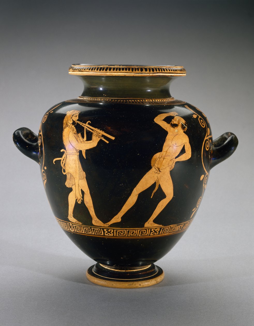 Stamnos de figuras rojas con escena de Hércules con sátiro, 440-420 a.C. de Polygnotos Polygnotos