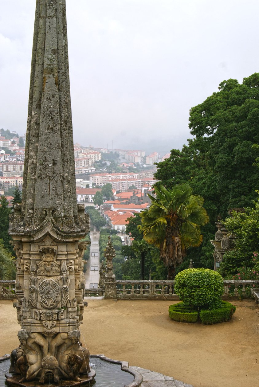Obelisco del Santuario de Nuestra Señora de los Remedios, Lamego, Portugal. 1738 de Portuguese School
