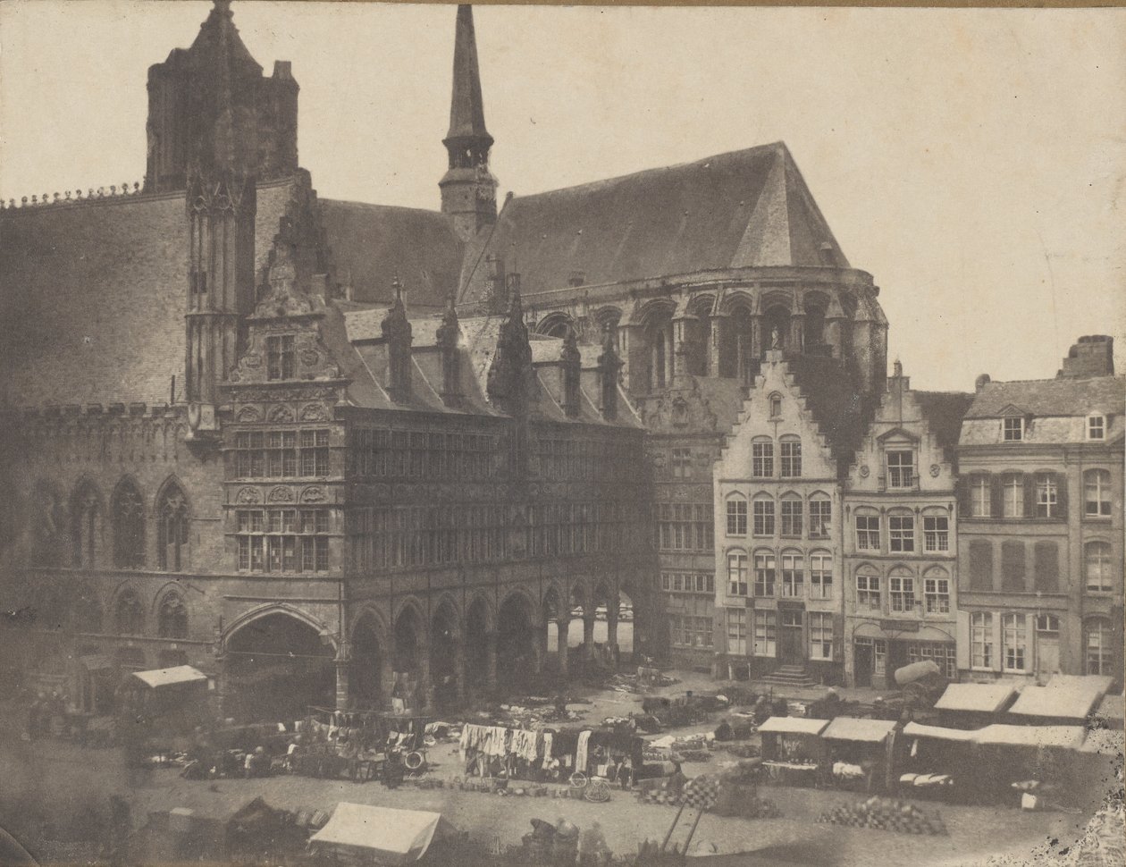 Place du Marché à Ypres, ca. 1851 de Possibly by Louis Désiré Blanquart évrard.