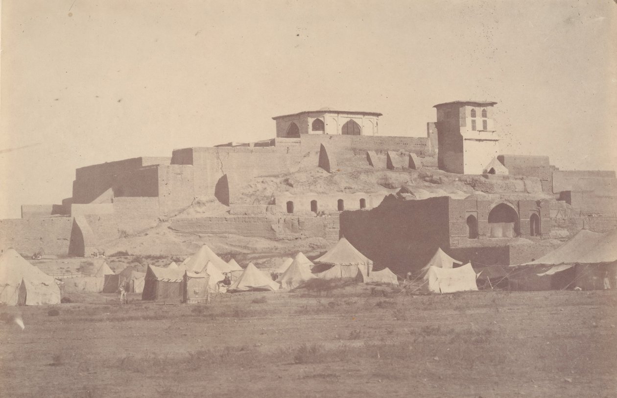 [Una ciudadela persa en los alrededores de Sultaniye], 1840s-60s de Possibly by Luigi Pesce.