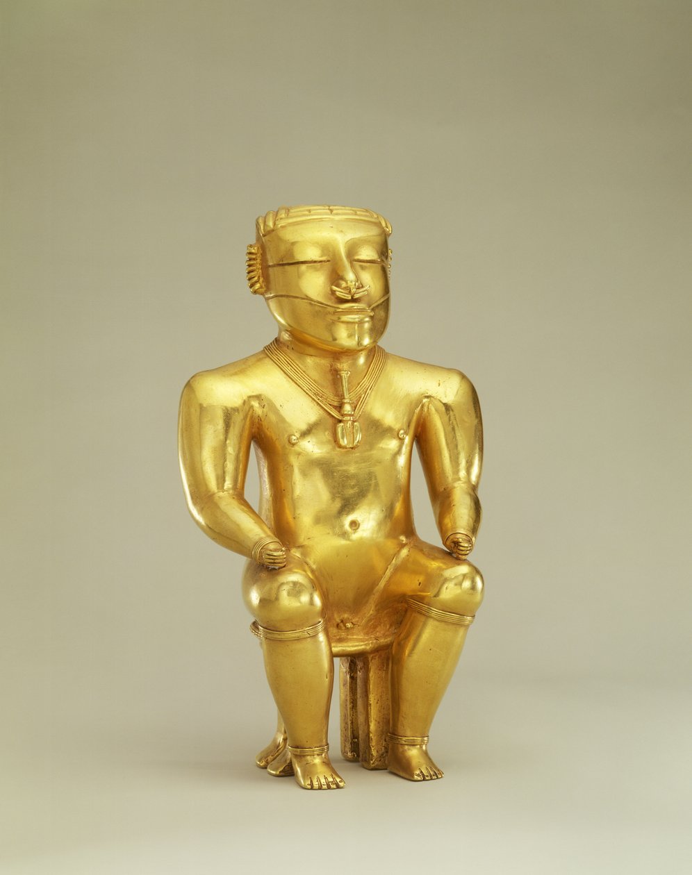 Frasco de cal antropomórfico (oro) | Pre-Columbian