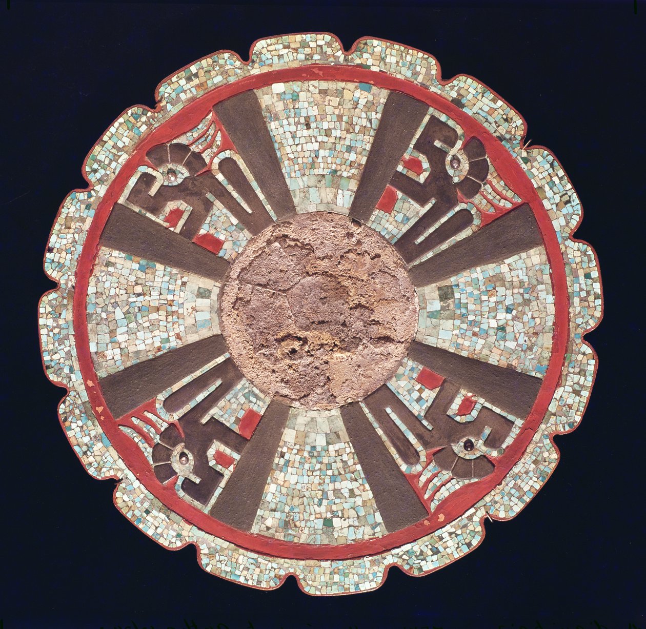 Teotezcacuitiapili, hebilla de cinturón usada por dignatarios que representa a las cuatro serpientes de fuego, de El Castillo, Chichen Itzá, Estado de Yucatán, 987-1185 de Pre Columbian