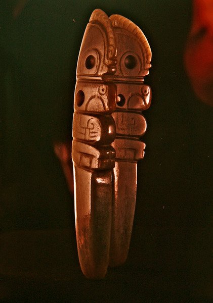 Ave celta, de Guácimo, área de Línea Vieja (jade verde mar translúcido) de Pre Columbian Pre Columbian