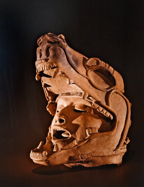 Cabeza humana en la boca de un jaguar, Cultura Remojadas, Veracruz de Pre Columbian Pre Columbian