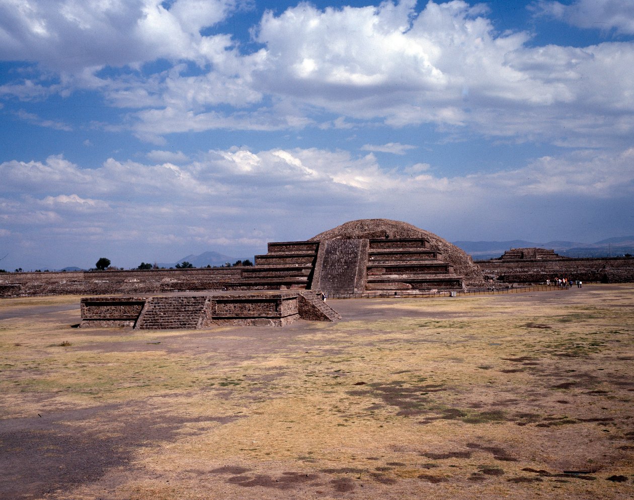 Civilización precolombina: vista del sitio de Teotihuacán: el templo (o pirámide) del sol de Pre Columbian Pre Columbian