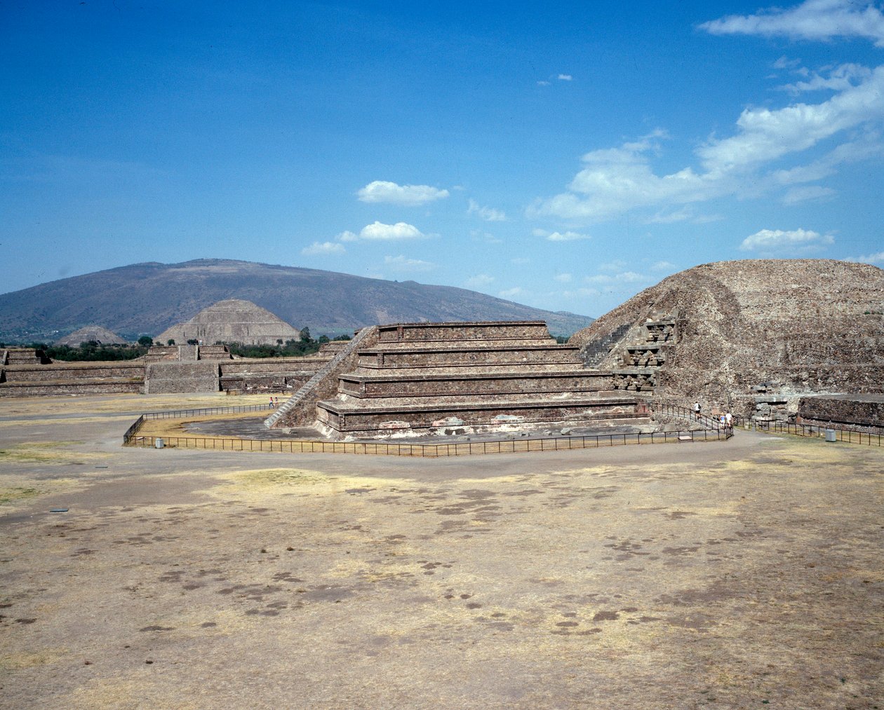 Civilización precolombina: vista del sitio de Teotihuacán: el templo (o pirámide) del sol de Pre Columbian Pre Columbian