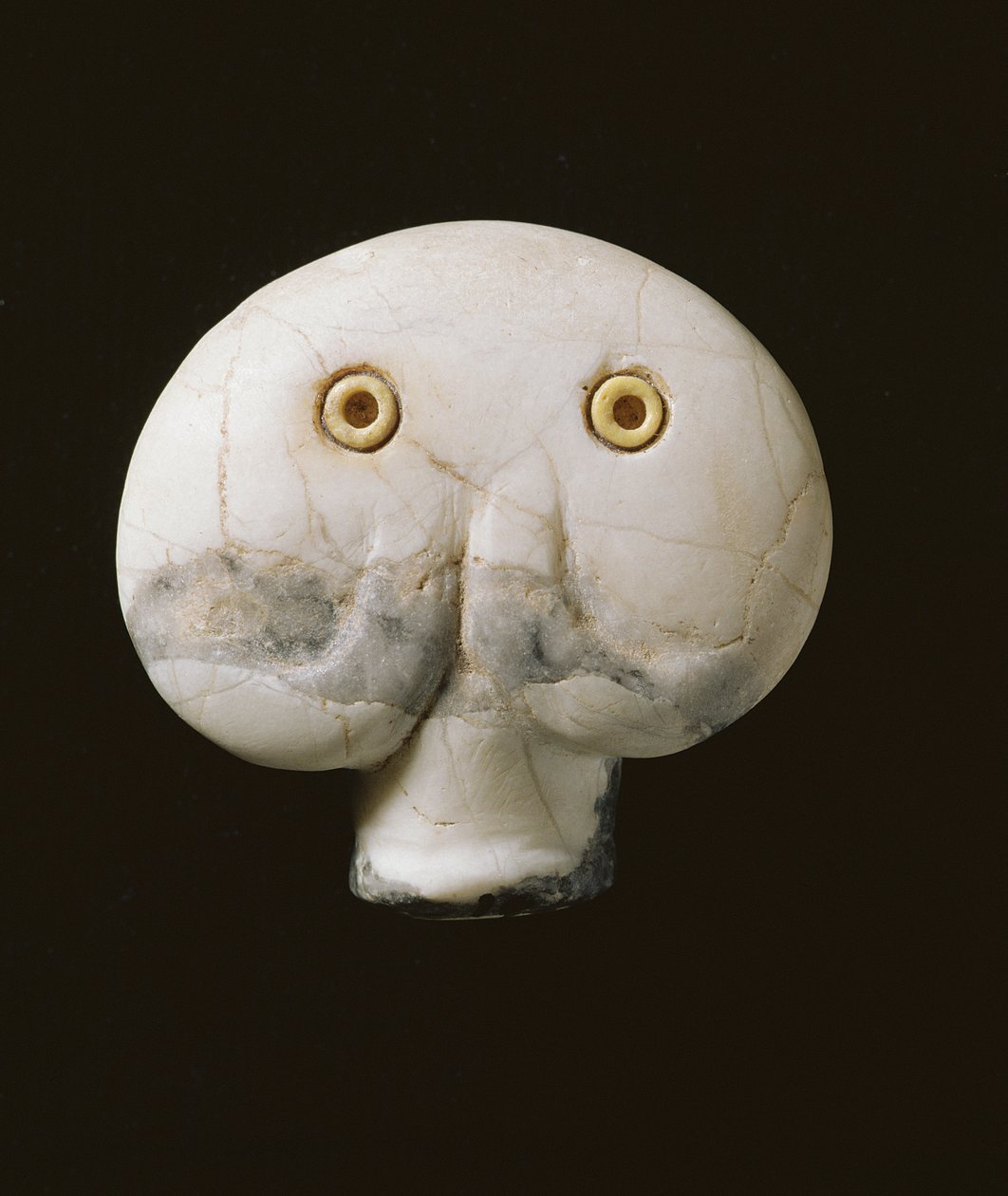 Amuleto de cabeza de carnero con ojos de cuentas incrustadas de Predynastic Period Egyptian