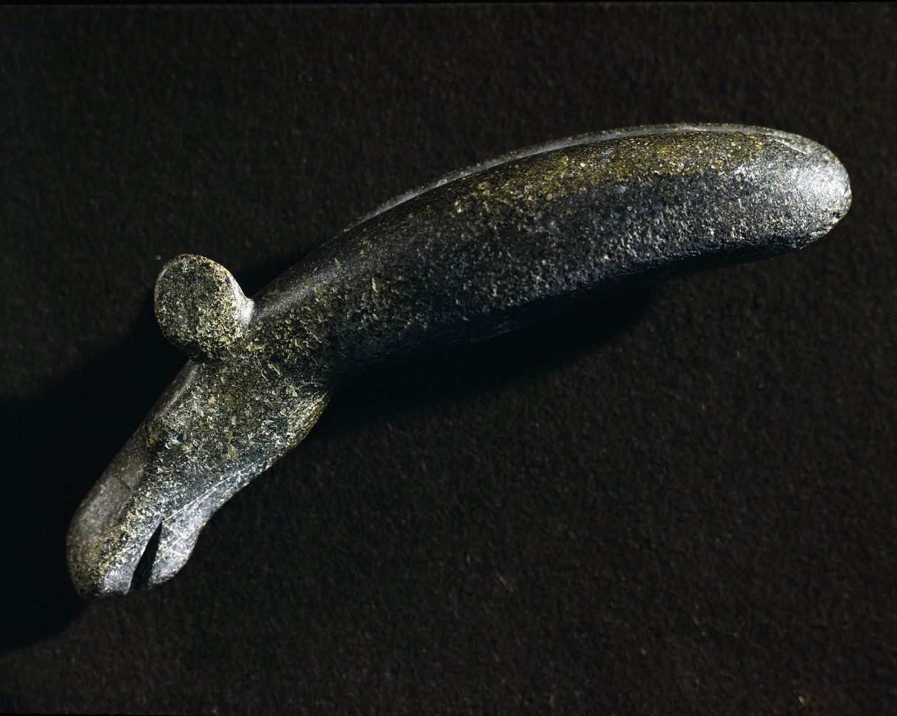 Prehistoria: herramienta de diorita en forma de alce. Edad de Piedra. Museo Sueco de Antigüedades Nacionales, Estocolmo, Suecia de Prehistoric Prehistoric