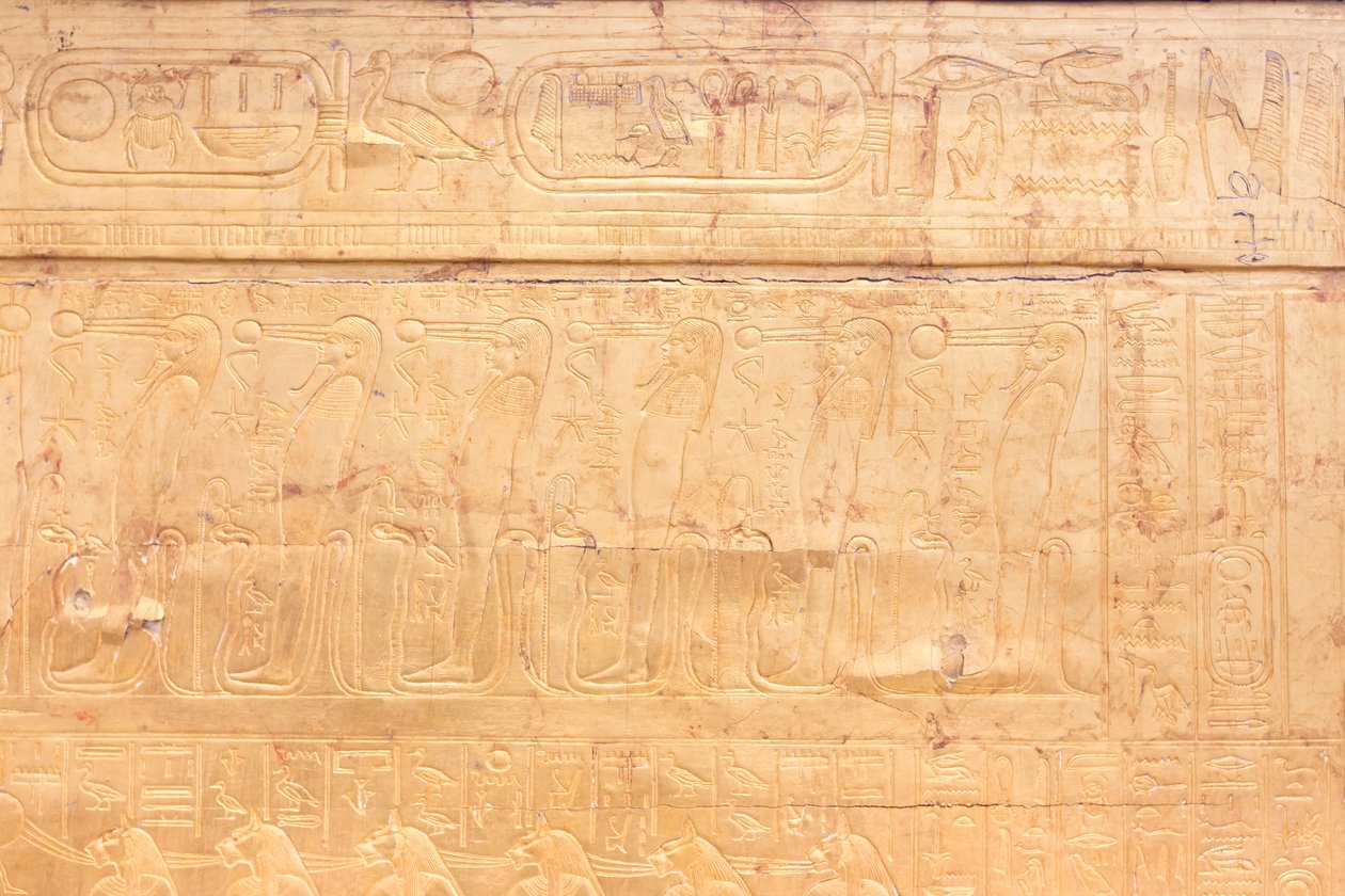 El relicario dorado exterior de la cámara funeraria de Tutankamón, Museo Egipcio, El Cairo, Egipto de Prehistoric Prehistoric