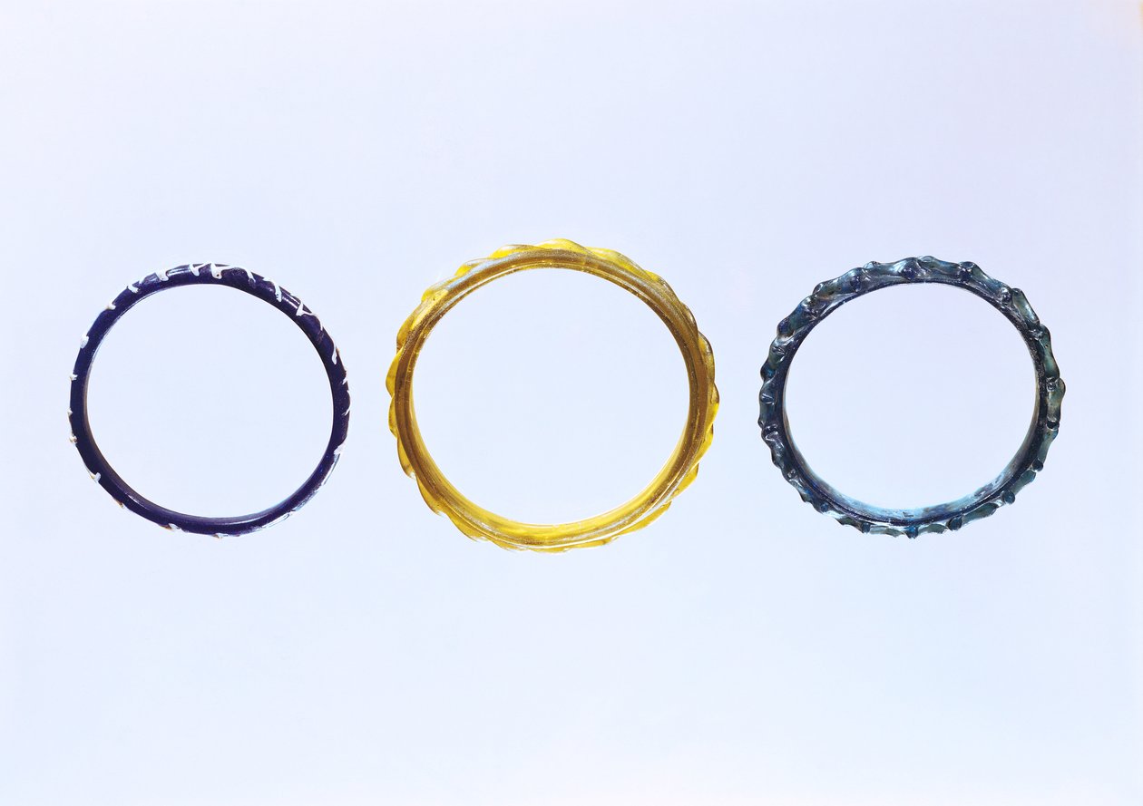 Tres brazaletes, de Mathay-Mandeure, siglo II-I a.C. de Protohistoric