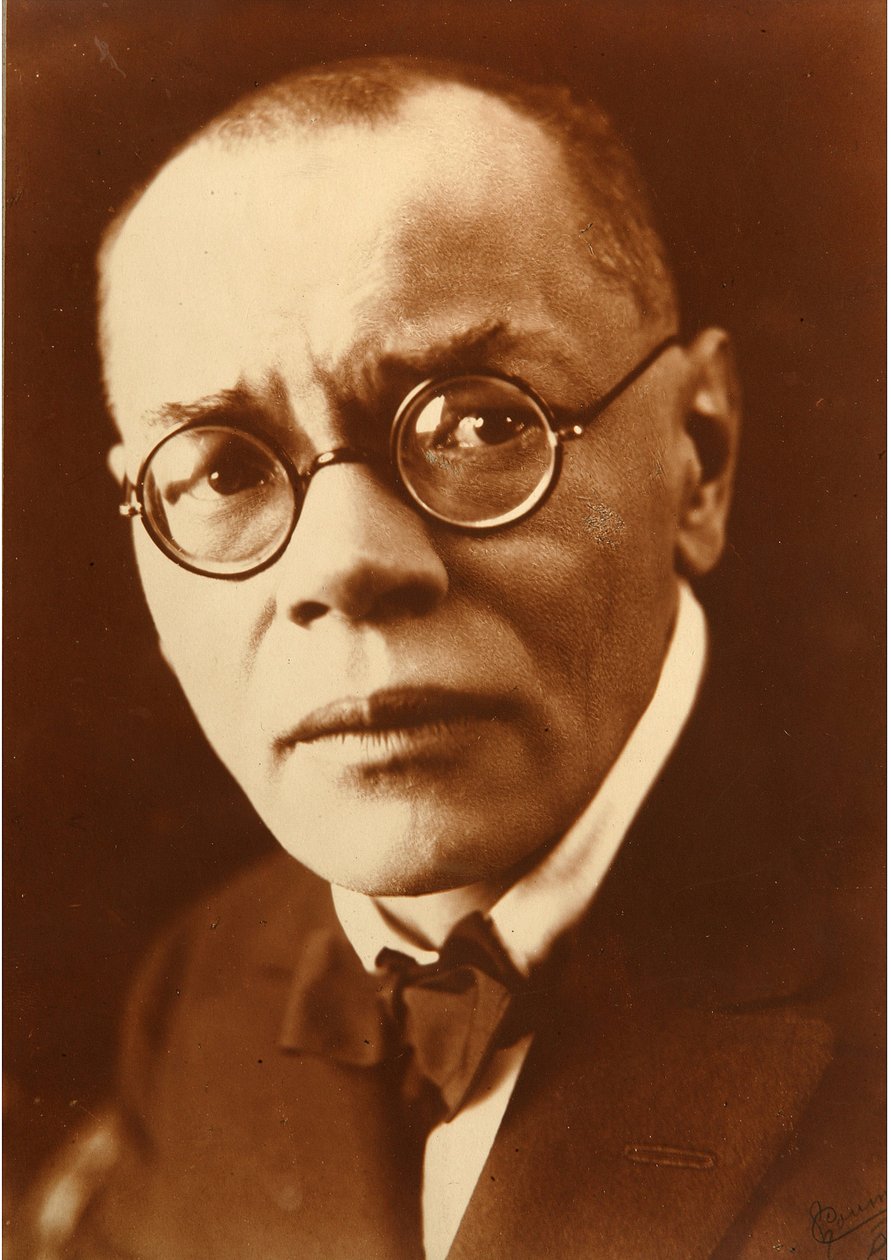 Retrato del autor Aleksey Mikhailovich Remizov (Aleksei, Alexei) (1877-1957). Fotografía de Piotr Ivanovich Shumov (1872-1936) de Pyotr Ivanovich Shumov