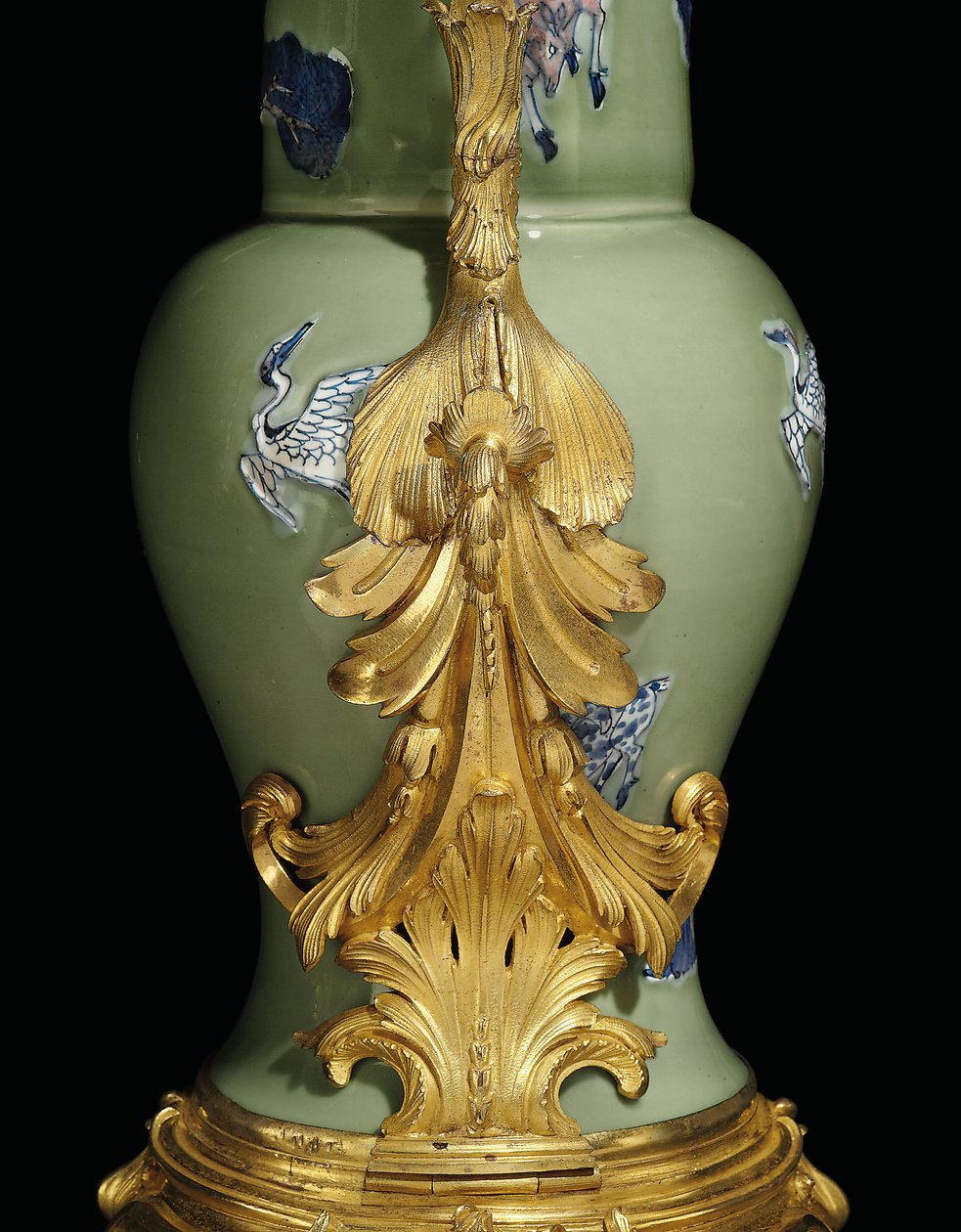 Una de un Par de Jarras Luis XV, Porcelana 1662-1722, Monturas c.1745-49 de Qing Dynasty   Kangxi Period Chinese School