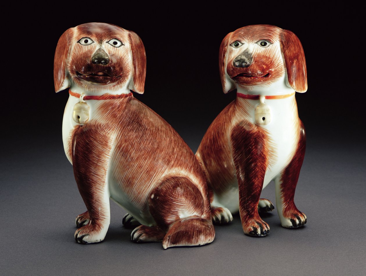 Un par de Spaniels sentados, c.1760 (porcelana) de Qing Dynasty Chinese School