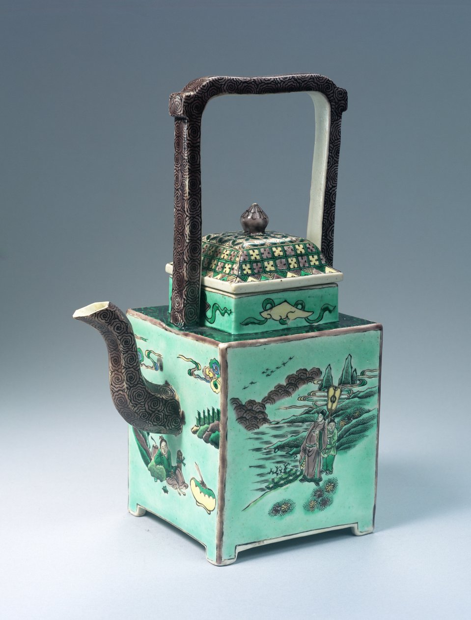 Gran Tetera Famille Verte, período Kangxi (1662-1722) de Qing Dynasty Chinese School