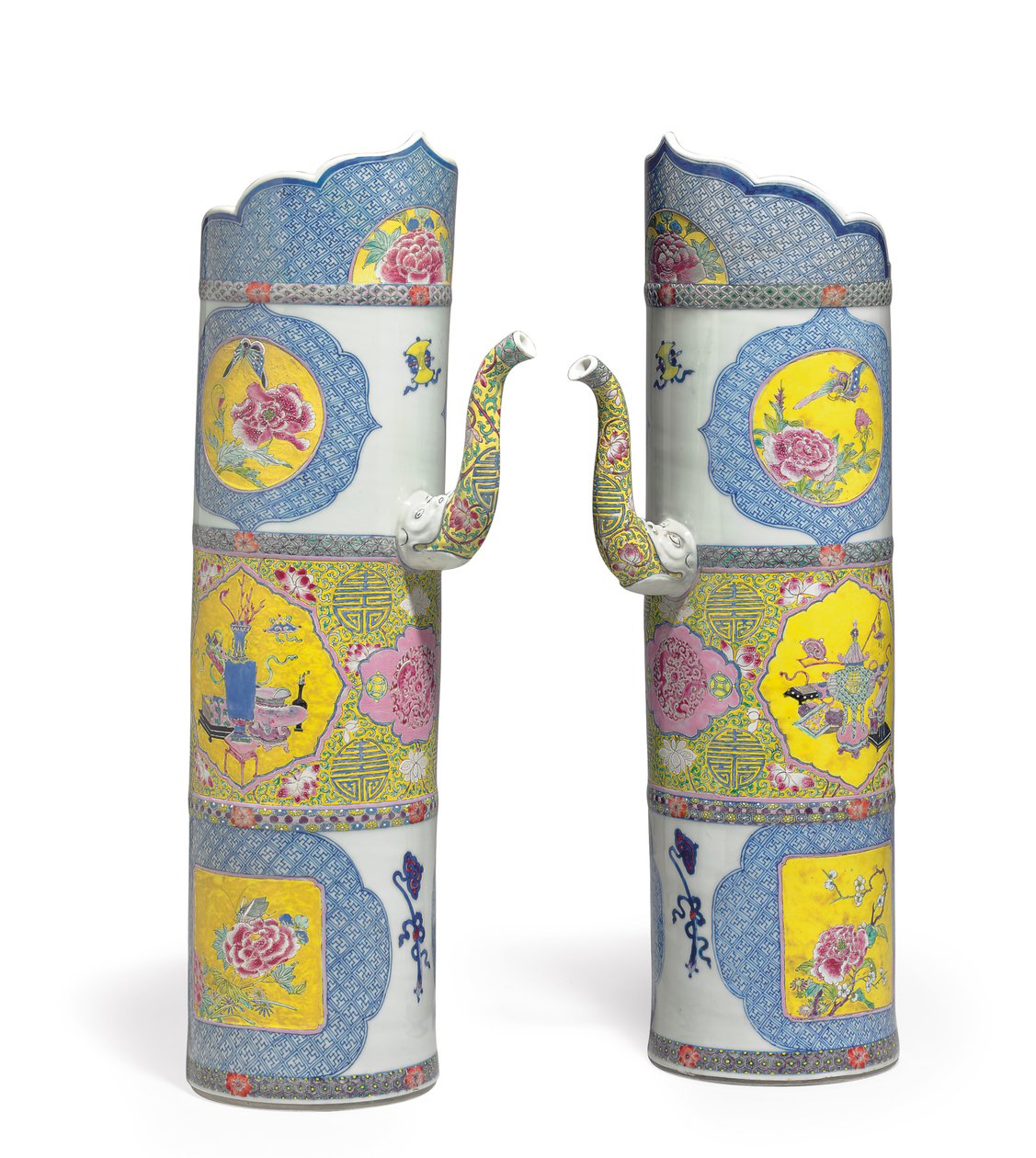 Gran par de famille rose "capucha de monje" de Qing Dynasty Chinese School