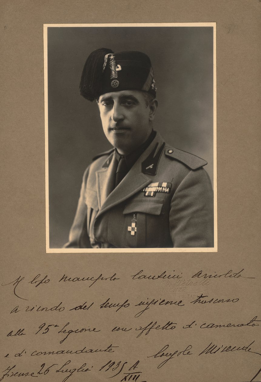 Cónsul de la Milicia en uniforme de R. Petrelli