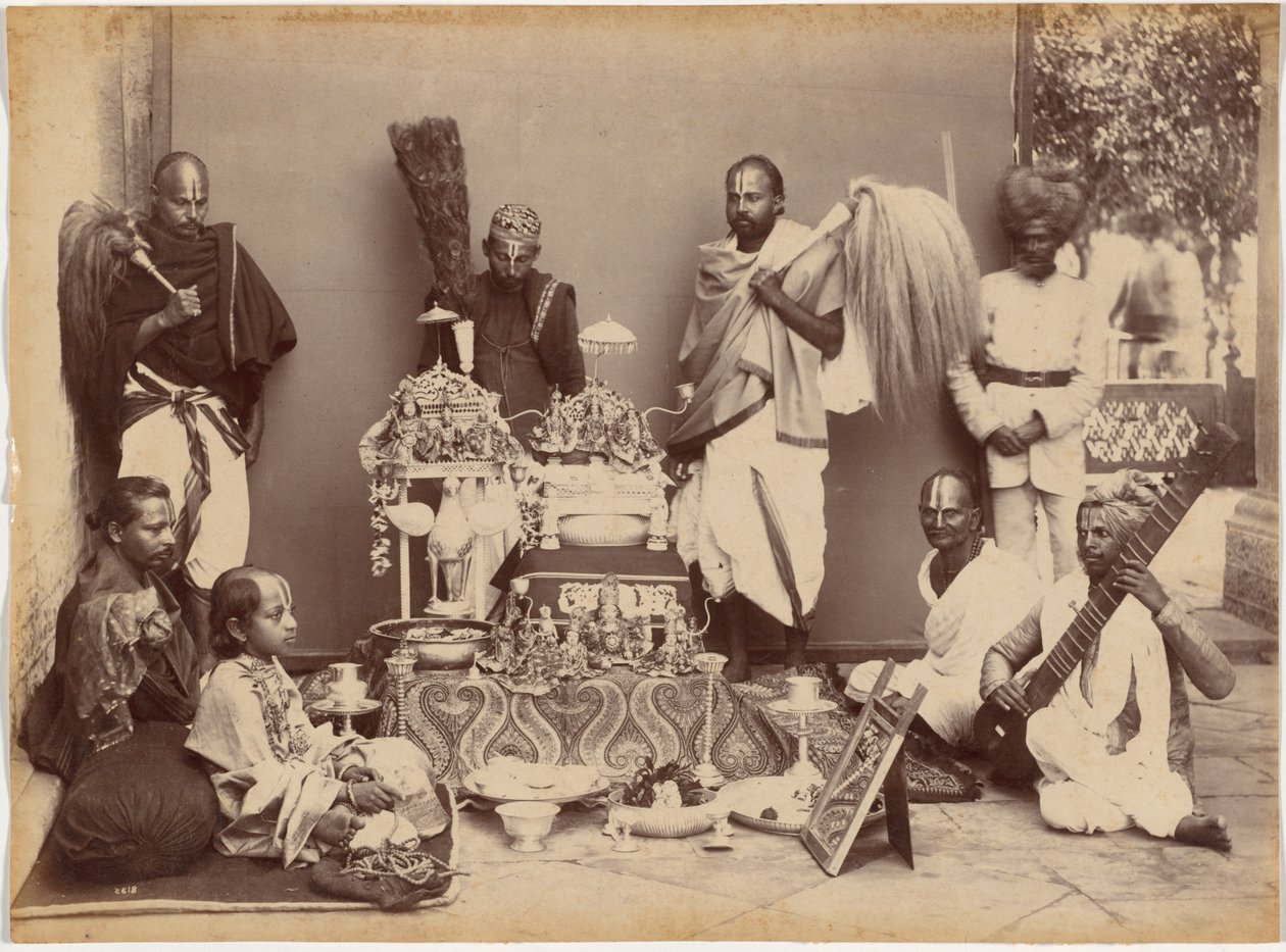 El maharajá de Rewa en oración de Raja Deen Dayal