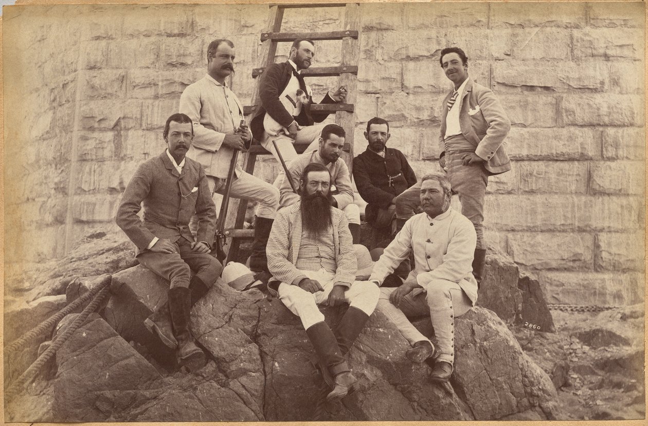 Personal directivo de Messrs. Glover & Co. en el puente de Sindh (recto, arriba) de Raja Deen Dayal