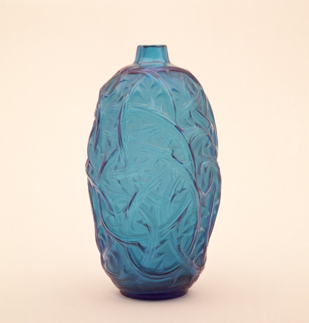 Jarrón opaco lechoso con trazas de tintado a mano, c.1902 de Rene Jules Lalique