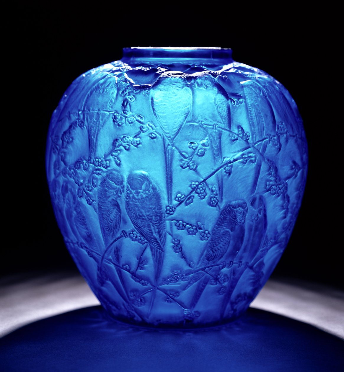 Jarrón Azul Eléctrico con Periquitos de Rene Jules Lalique
