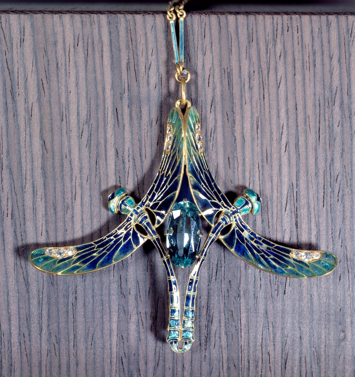 Art Nouveau: colgante 