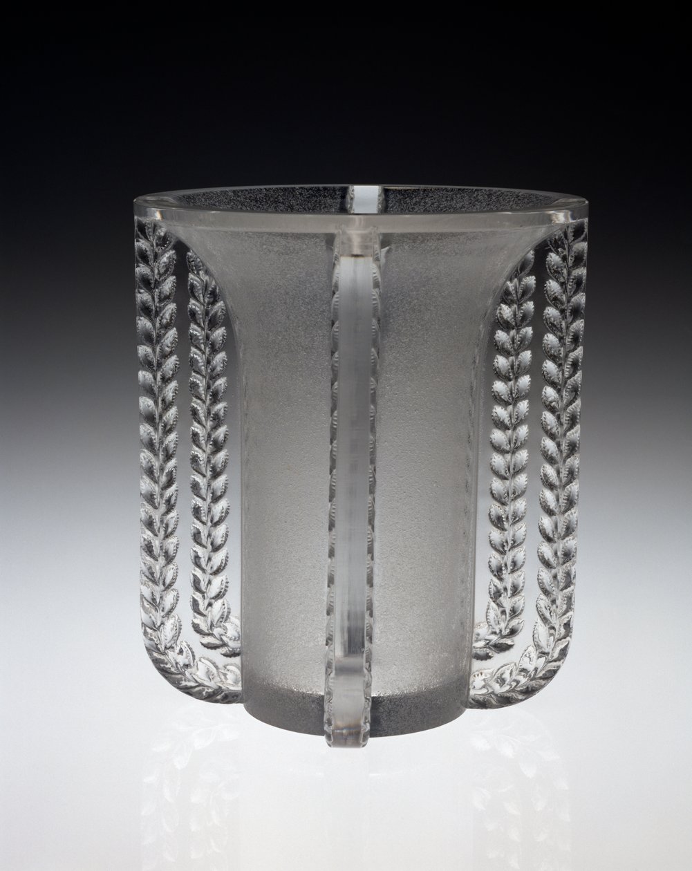 Jarrón "Marignane", diseñado el 11 de mayo de Rene Jules Lalique
