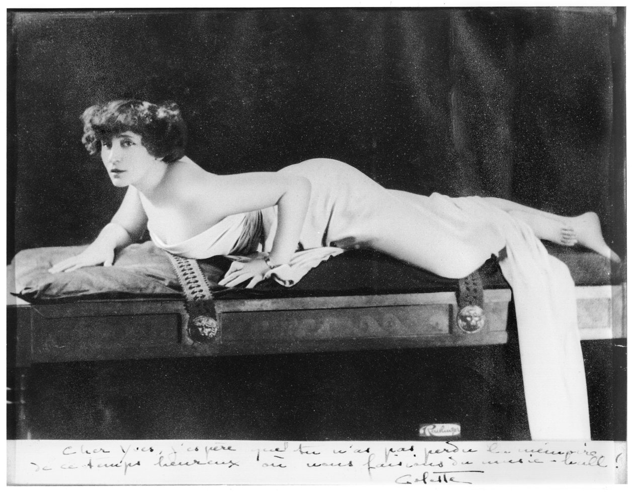Colette (1873-1954) posando, 1909 de Reutlinger Studio
