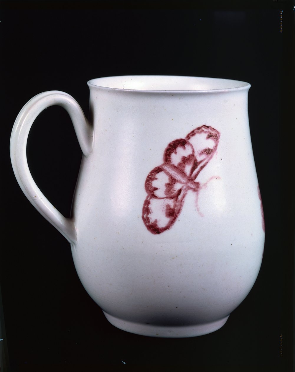 Taza de Derby con una mariposa de Richard Holdship
