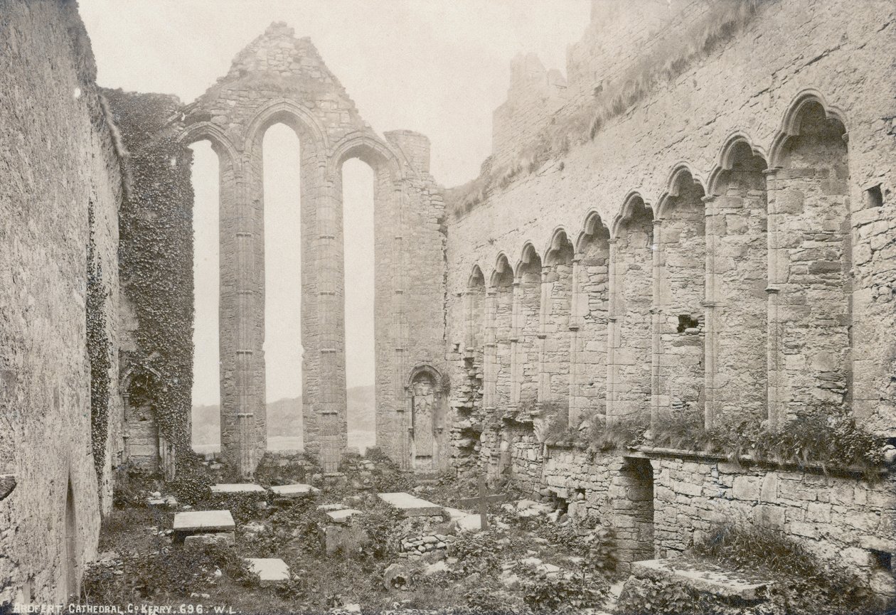 Catedral de Ardfert, fotografiada por Robert French para el Estudio Fotográfico William Lawrence, c.1880s de Robert French
