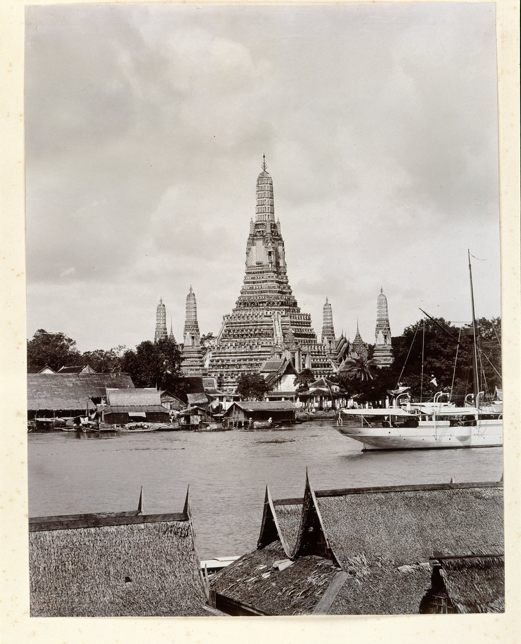 Wat Arun con el Río Chao Phraya, 1890 de Robert Lenz