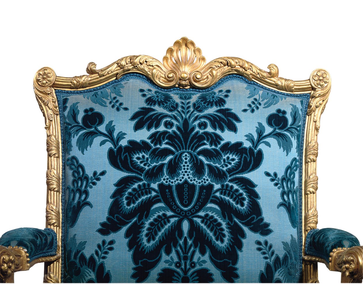 Uno de un par de sillones dorados de George III de Robert Adam