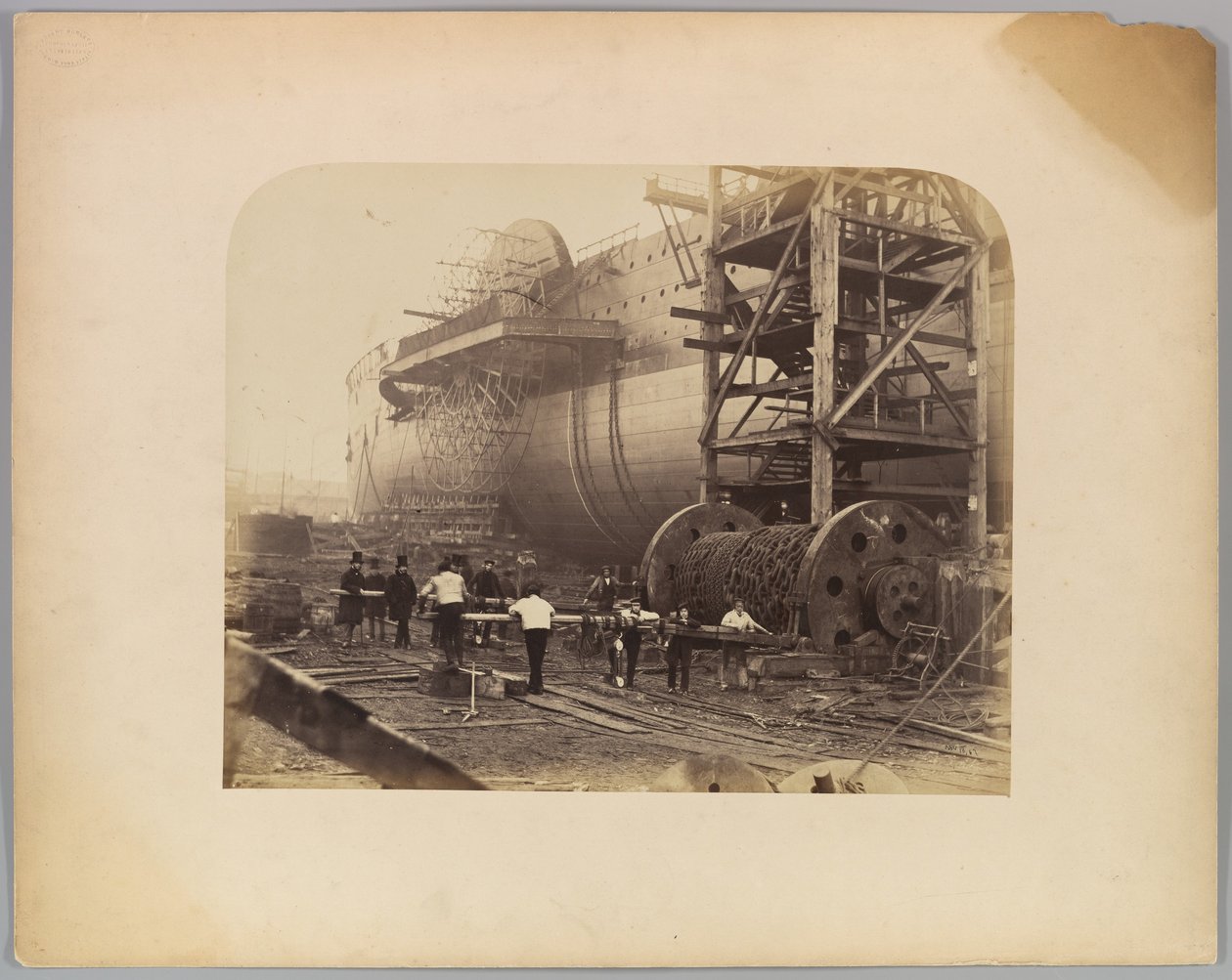 Hombres trabajando junto a las cadenas de botadura del "Great Eastern" de Robert Howlett