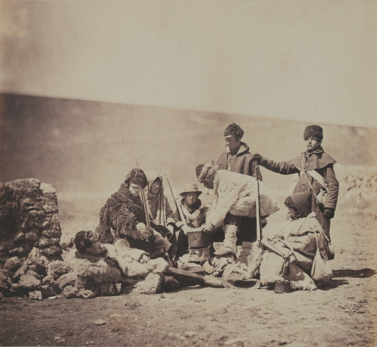 Grupo del 47º Regimiento de Infantería (Lancashire), de un álbum de 52 fotografías asociadas con la Guerra de Crimea, 1855 de Roger Fenton