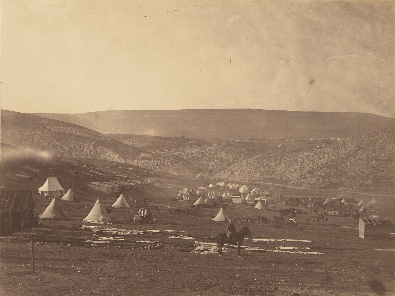 Campamento de caballería, Balaklava, mirando hacia la meseta de Sebastopol de Roger Fenton
