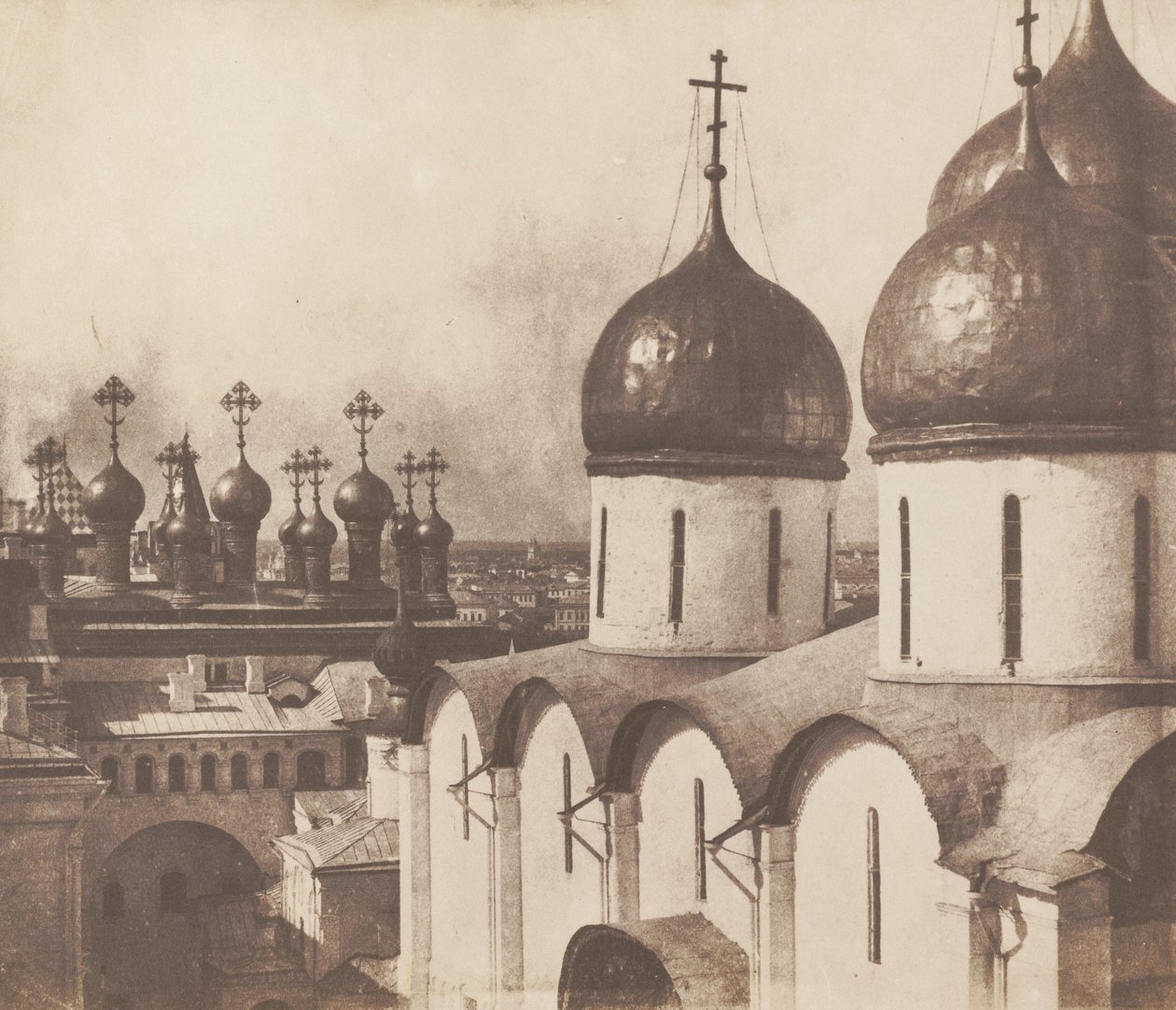 Moscú, Cúpulas de iglesias en el Kremlin,1852 (foto) de Roger Fenton