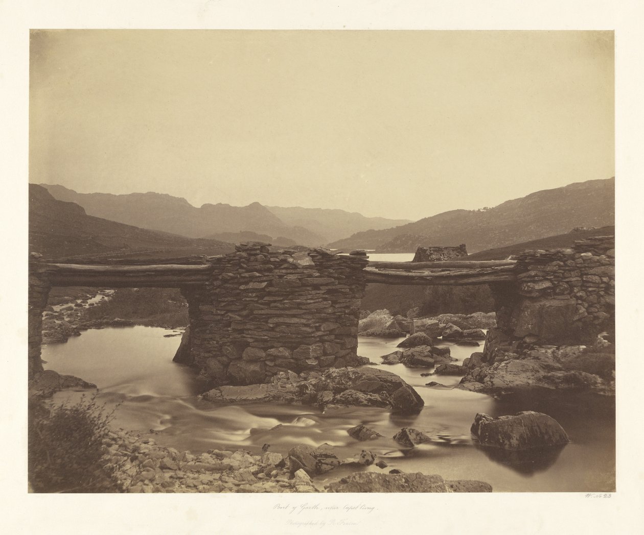 Pont-y-Garth, cerca de Capel Curig de Roger Fenton